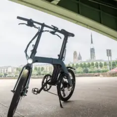 Jak długo ładować rower elektryczny? Odkryj kluczowe czasy ładowania